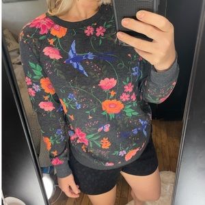 Old Navy floral crewneck sweatshirt NWOT